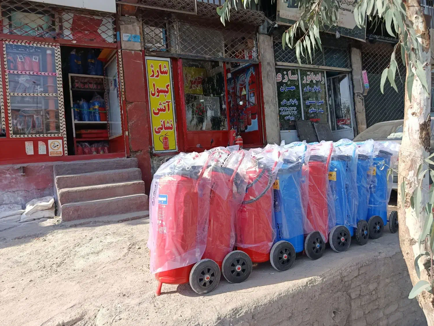 کارگر ساده|استخدام خدمات فروشگاه و رستوران|تهران, شهرک رضویه|دیوار