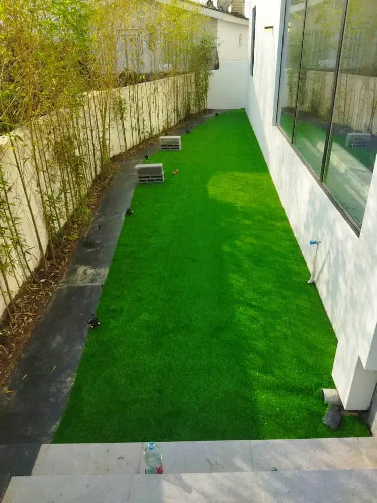 دونیای گرینوال دونیای چمن|گل مصنوعی|قائم‌شهر, |دیوار