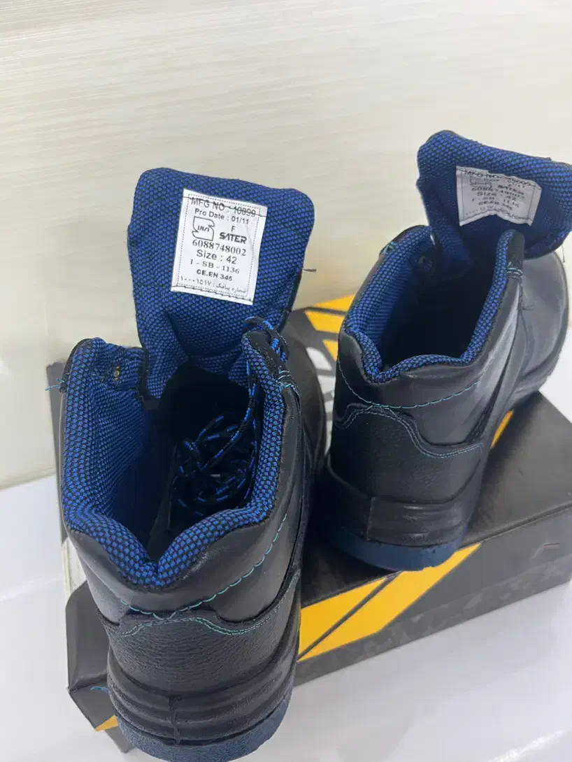 کفش ایمنی|کیف، کفش، کمربند|رامهرمز, |دیوار