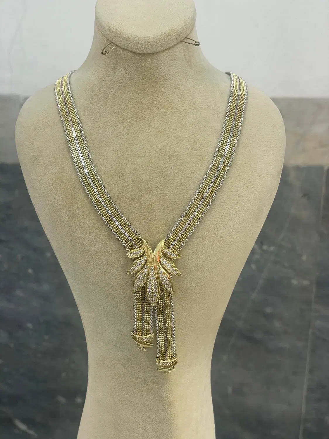 گردنبند بدون اجرت سوئیس(زرگری فلوریا)|جواهرات|تبریز, |دیوار