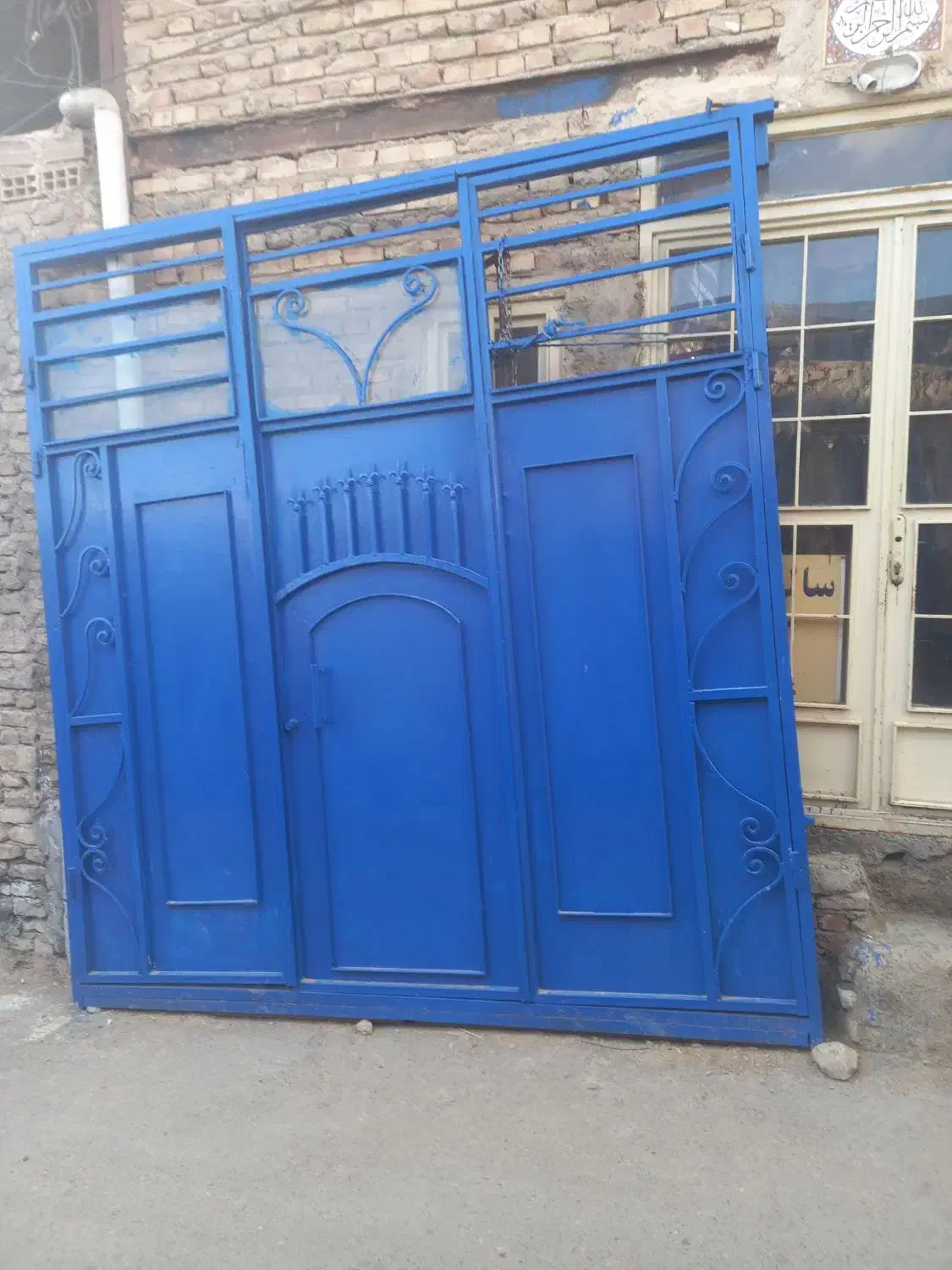 در حیاط|مصالح و تجهیزات ساختمان|صوفیان, |دیوار