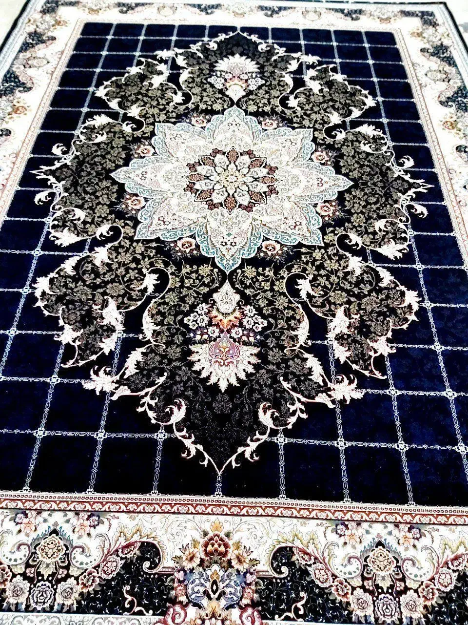 فرش ۷۰۰ و۱۲۰۰شانه باکیفیت ارسال از کارخانه|فرش|آران و بیدگل, |دیوار