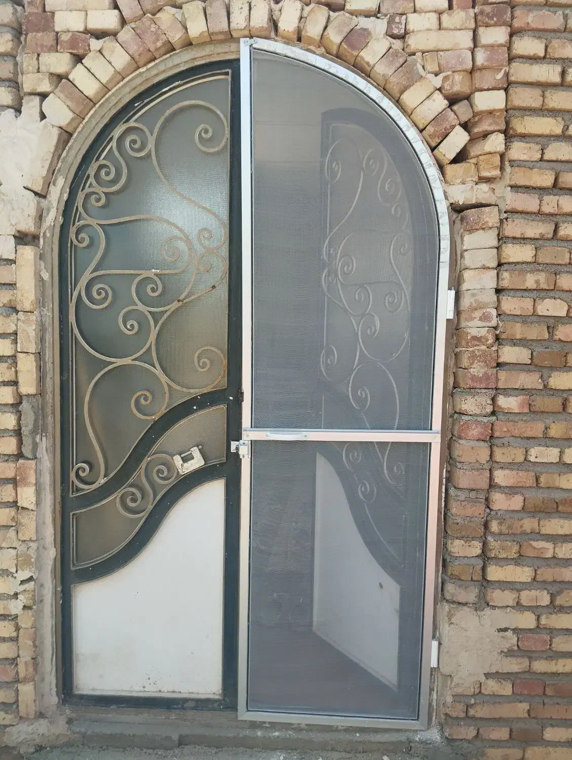 ساخت و نصب توری پلیسه ای وثابت|خدمات پیشه و مهارت|مرند, |دیوار