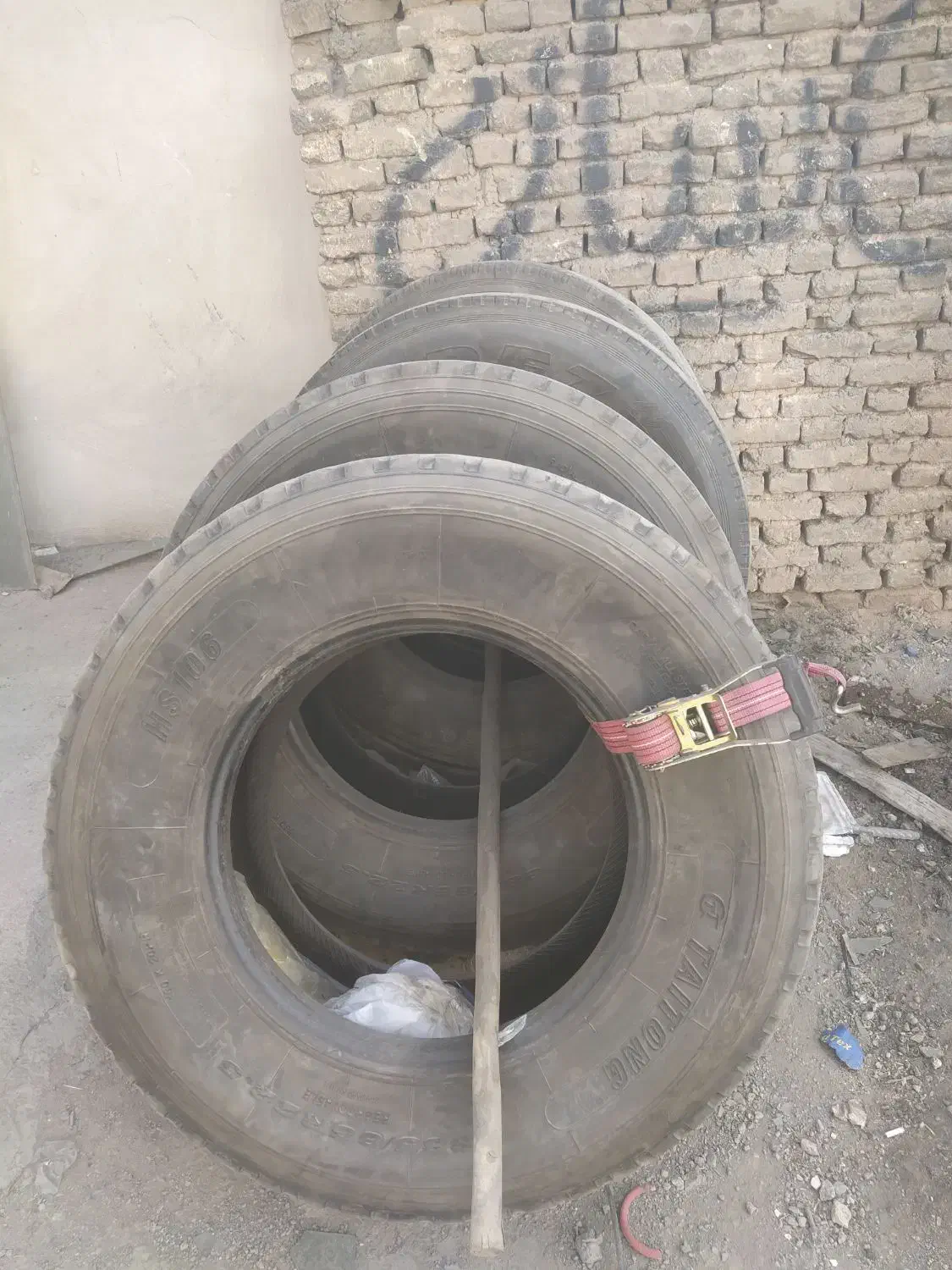 لاستیک ماشین سنگین|قطعات یدکی و لوازم جانبی|اصفهان, شهرک صنعتی امیرکبیر (شاپور جدید)|دیوار