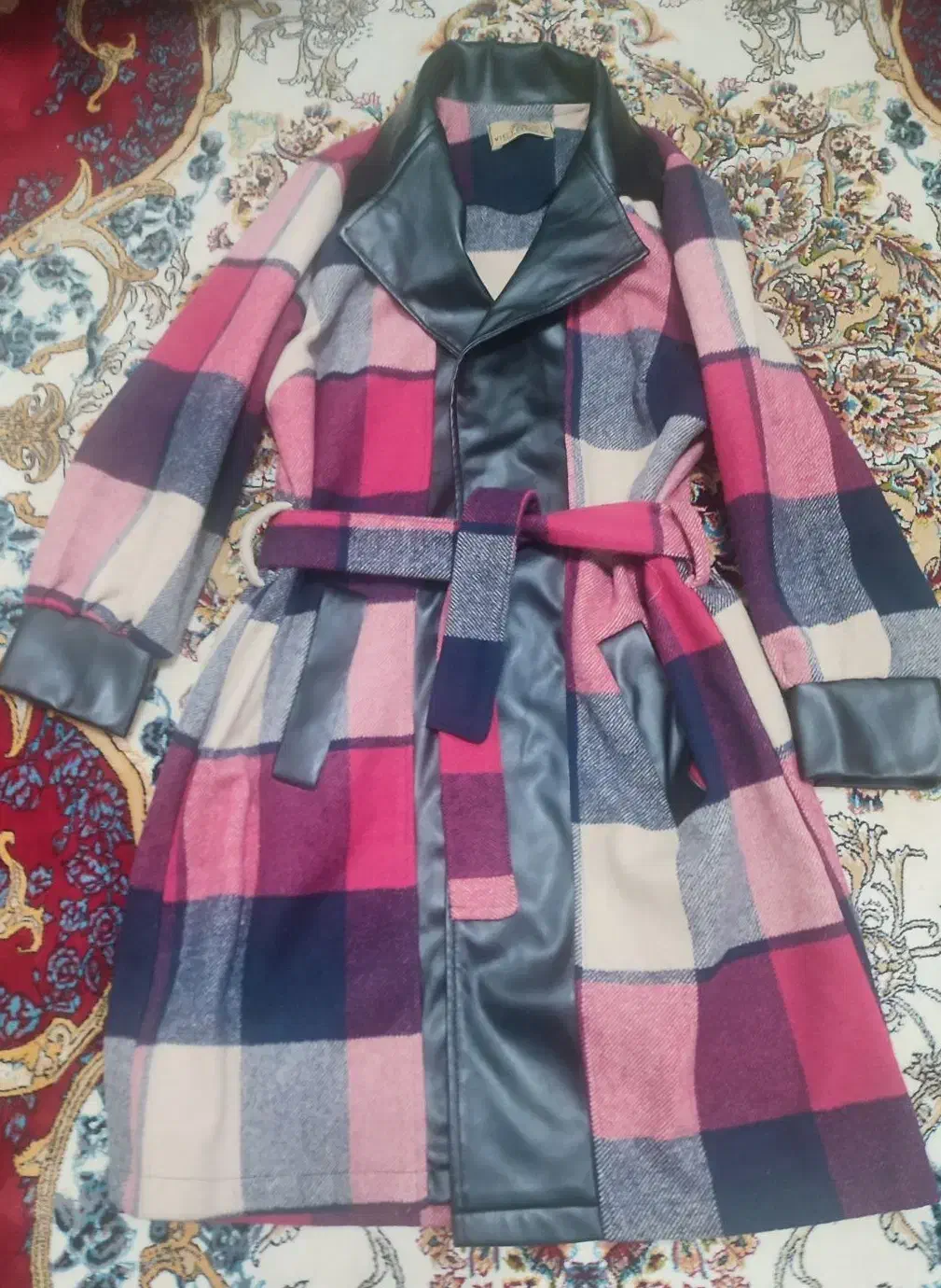 پالتو کاملا نو و تمیز|لباس|آران و بیدگل, |دیوار