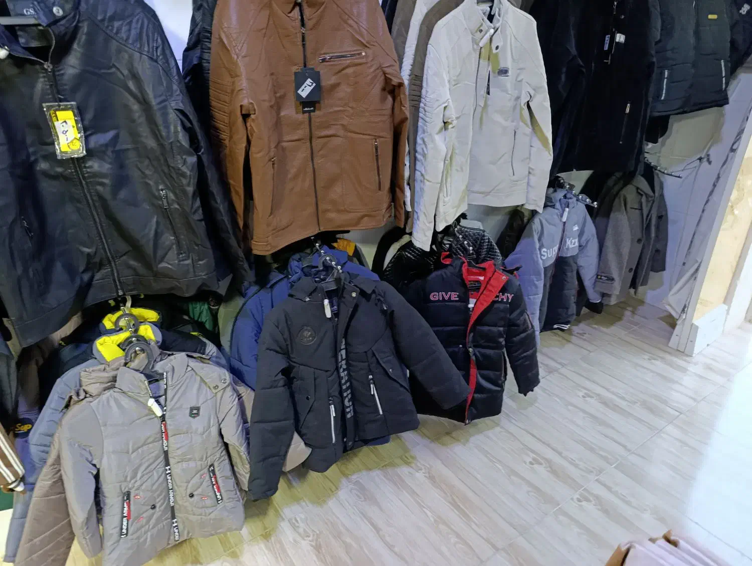 فروش انواع سوییشرت و کاپشن|لباس|دهاقان, |دیوار