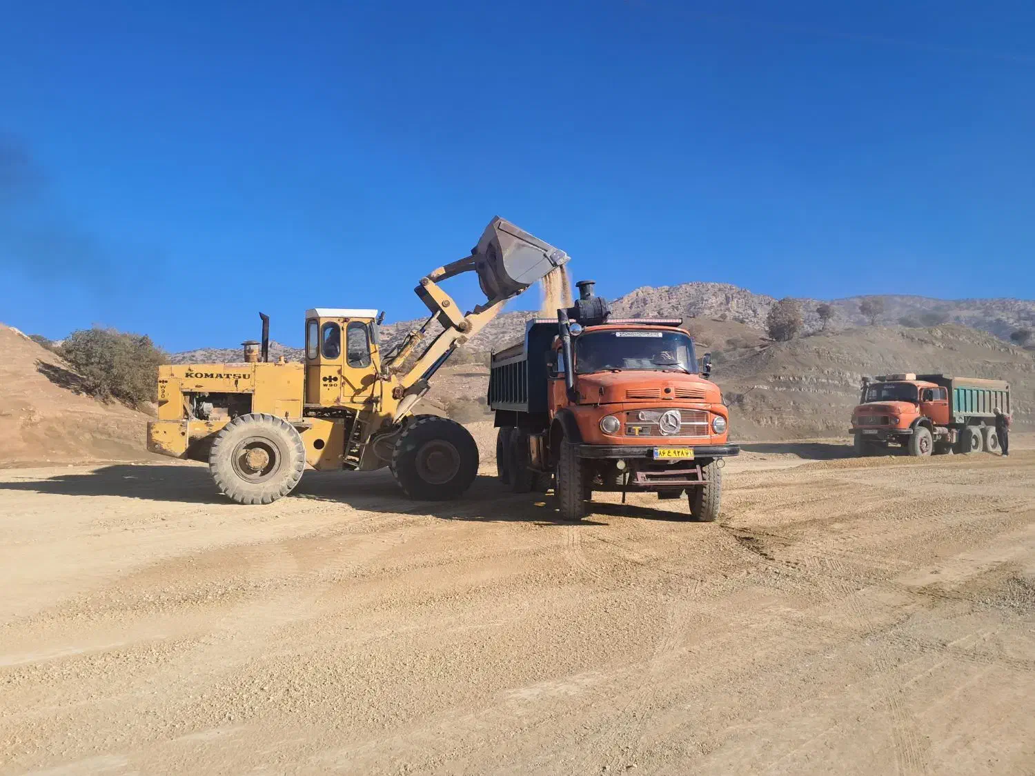 اجاره لودر تلفن داخل آگهی|خودرو سنگین|خرم‌آباد, |دیوار