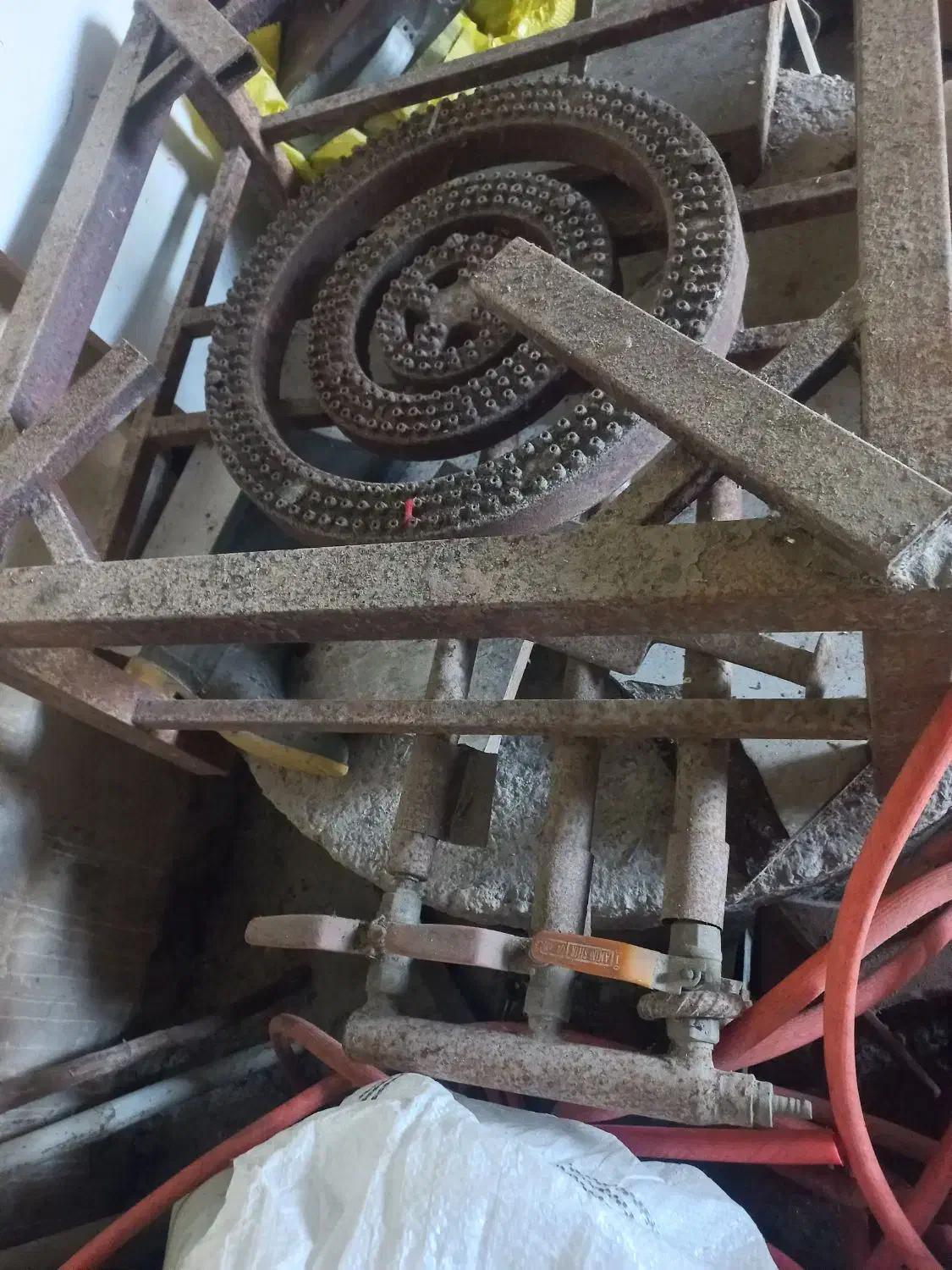 گاز بزرگ سه شعله برای رستوران ها و آشپزخانه ها|اجاق گاز و لوازم برقی پخت‌وپز|رویان, |دیوار