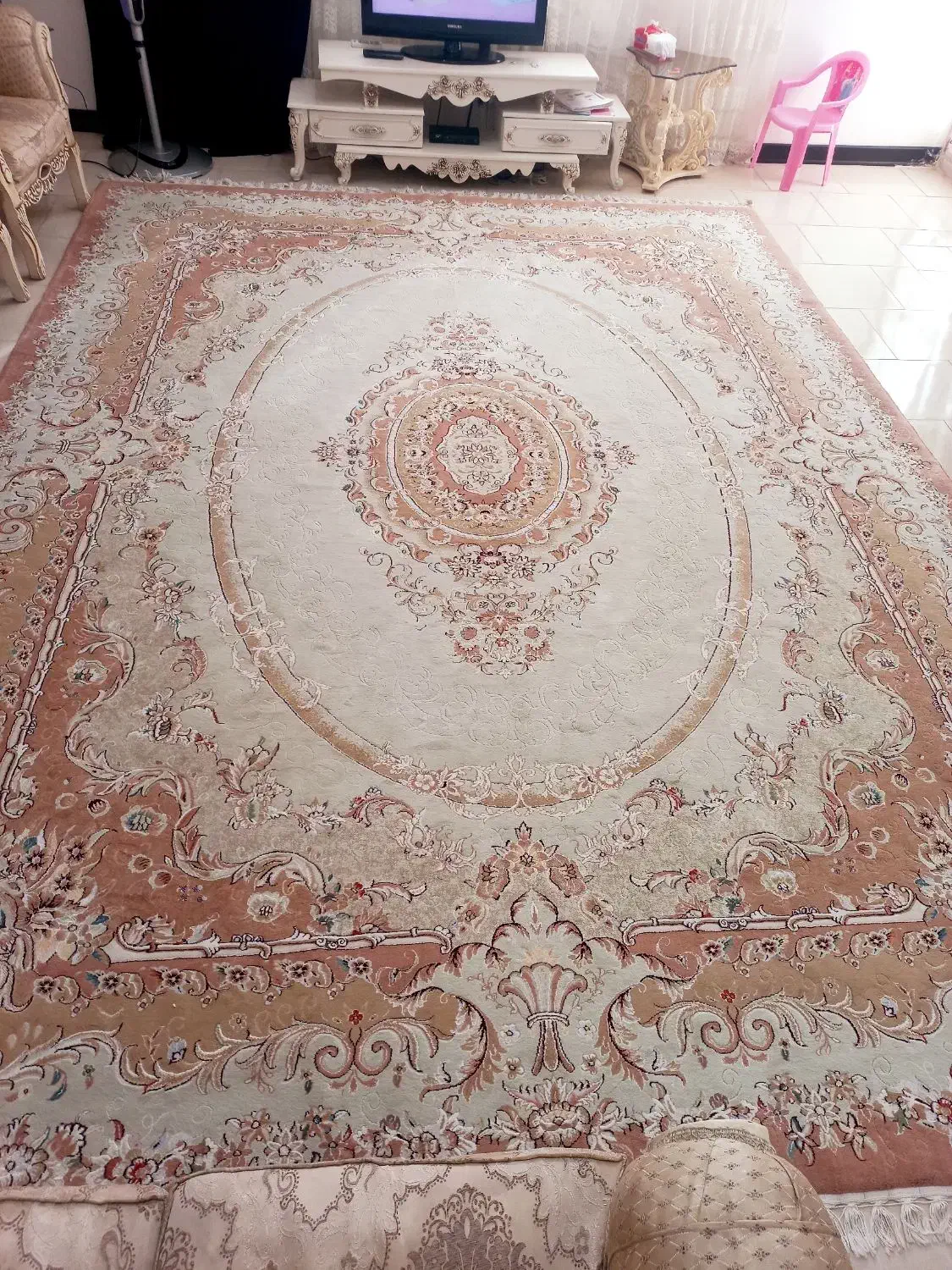 قالی 12متری کرمی جنس نخ پنبه|فرش|علیآباد کتول, |دیوار