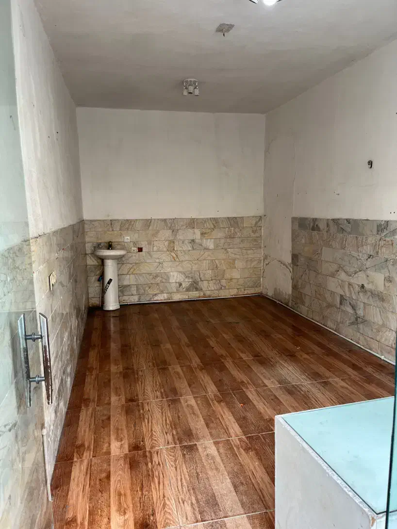 اجاره مغازه ۱۷متری باپیش ۸۰ماهی (۵)املاک قصر|اجارهٔ مغازه و غرفه|رشت, باهنر|دیوار