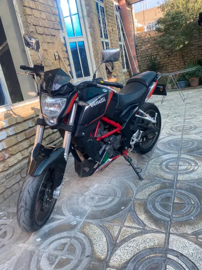 بنلی 250|موتورسیکلت|شیراز, قلعه نو|دیوار