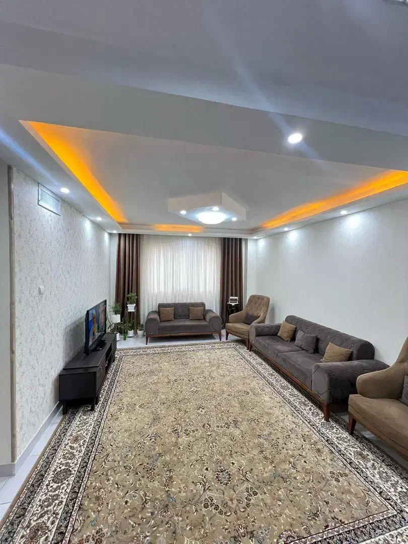 ارم شرقی / رو به روی مترو / شیک و مرتب|فروش آپارتمان|هشتگرد, شهرک گلها|دیوار