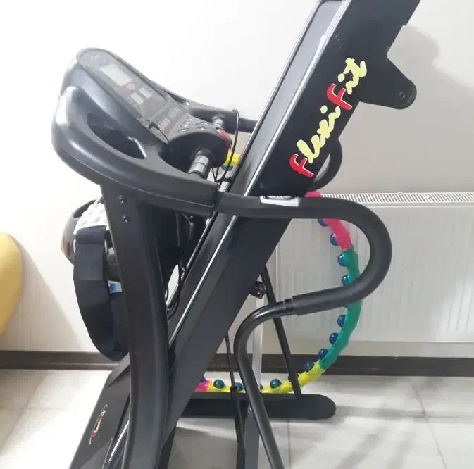 تردمیل و ویبراتور فلکسی فیت|تجهیزات ورزشی|شاهین‌شهر, خانه کارگر|دیوار