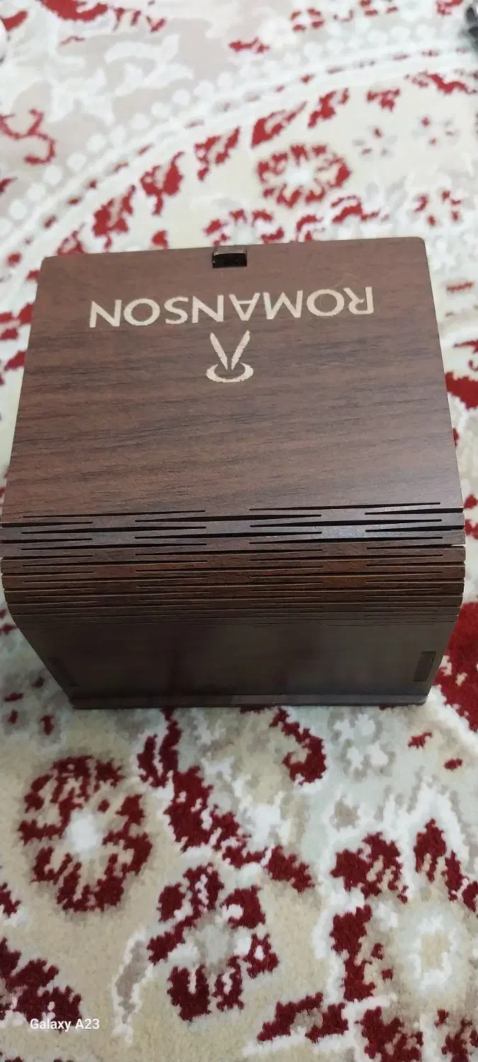 ساعت رومانسون|ساعت|سورک, |دیوار