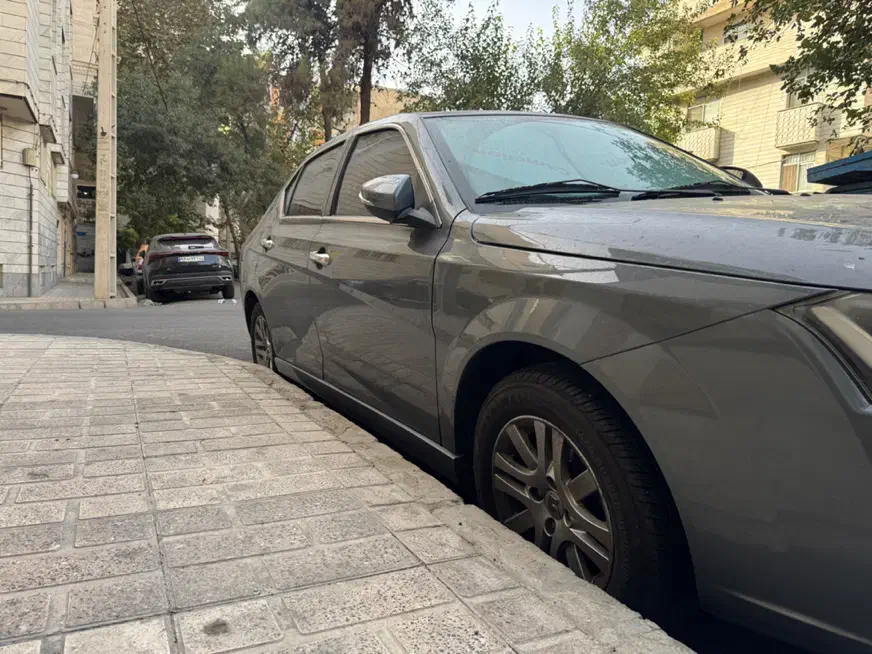 دنا پلاس دنده ای خاکستری متالیک|خودرو سواری و وانت|تهران, نازیآباد|دیوار