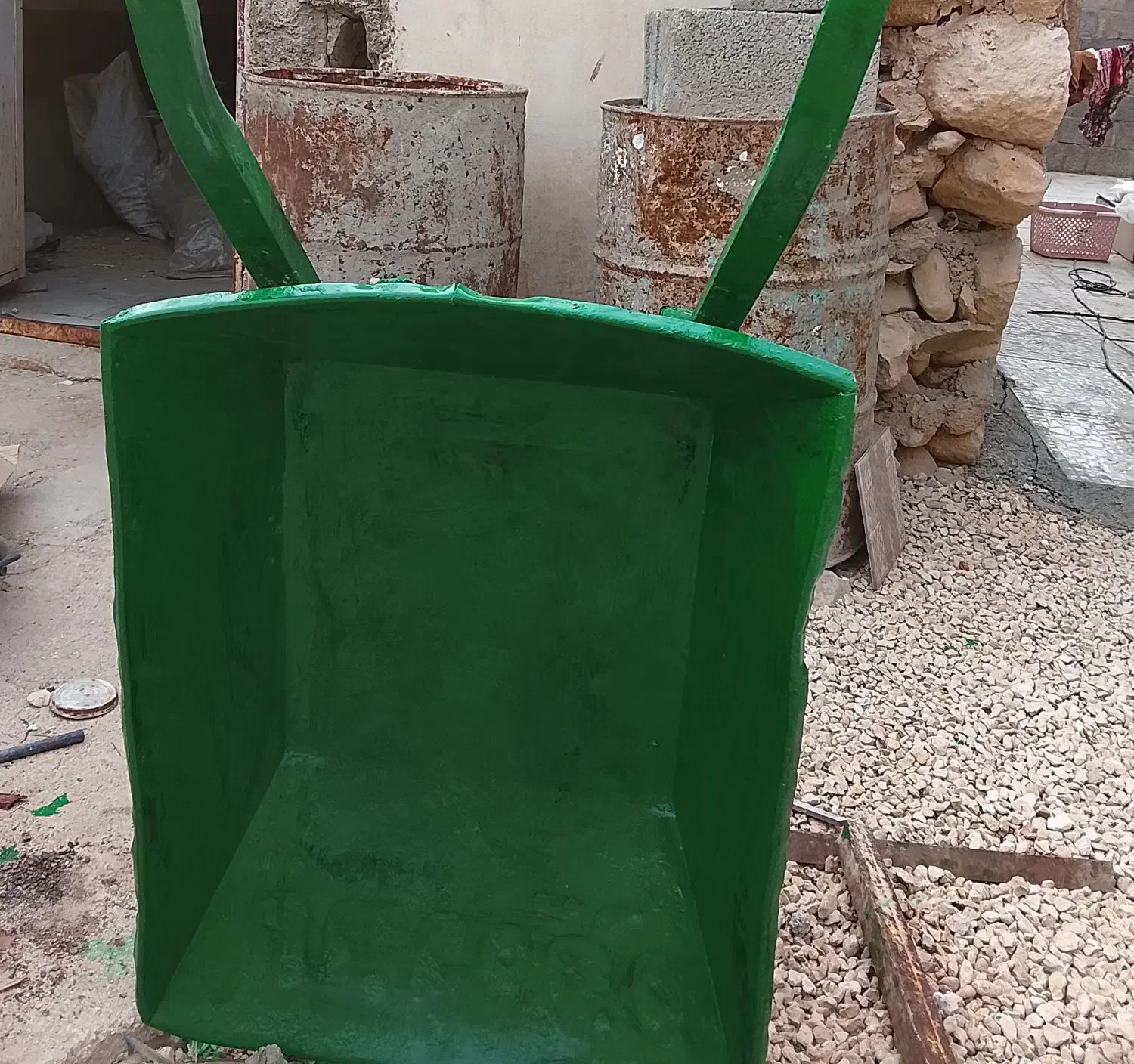 فرغون و قفس و ...|ابزارآلات|جم, |دیوار