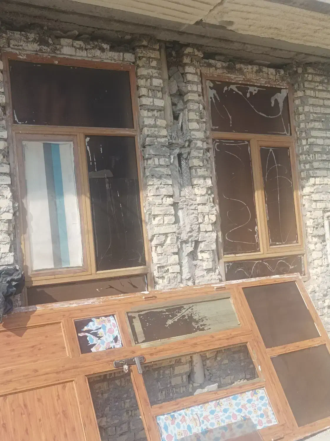 تعداددو پنجره و یک درآلومینیوم به فروش می رود|مصالح و تجهیزات ساختمان|دهدشت, |دیوار