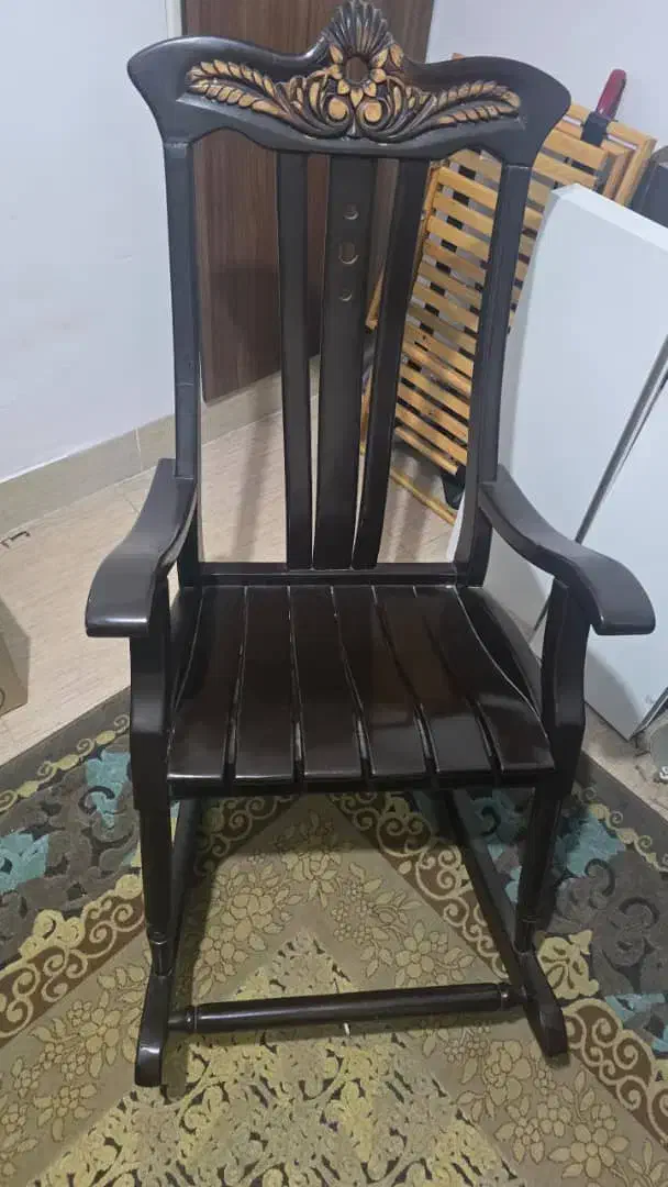 صندلی راکی|صندلی و نیمکت|شیراز, باغ تخت|دیوار