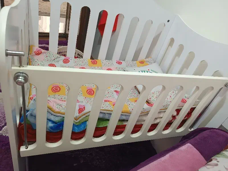 تخت کنار مادر|تخت و صندلی بچه|رشت, جانبازان|دیوار