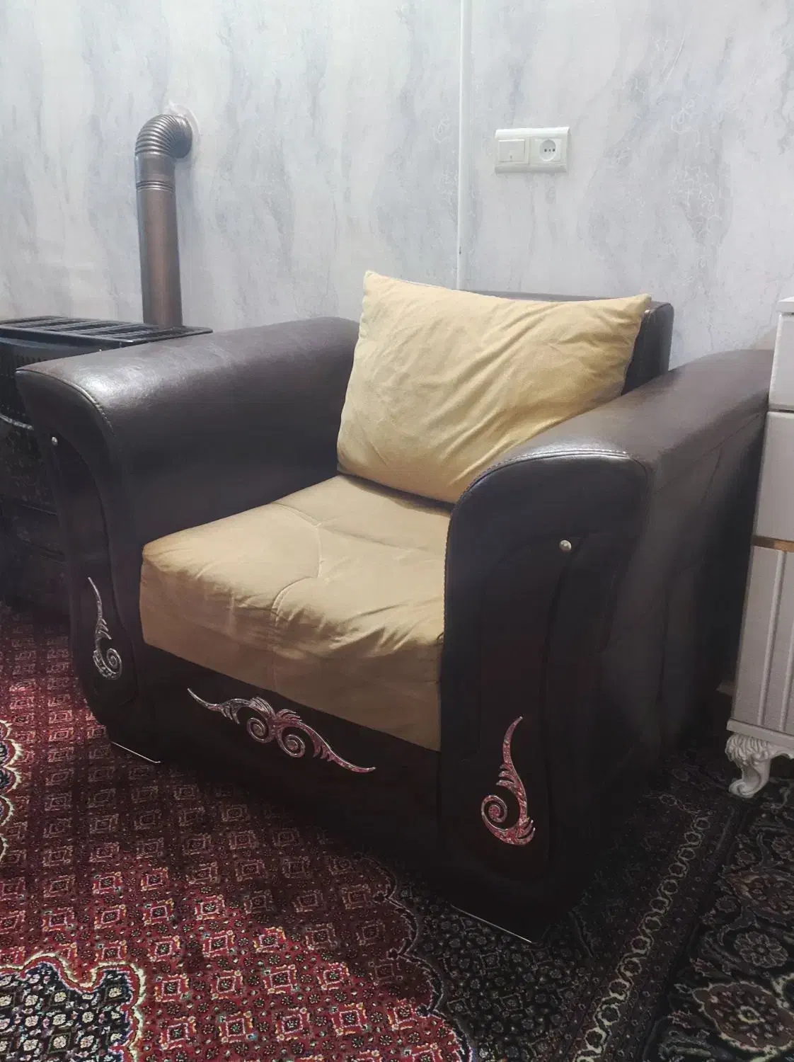 مبل راحتی|مبلمان خانگی و میز عسلی|سلماس, |دیوار