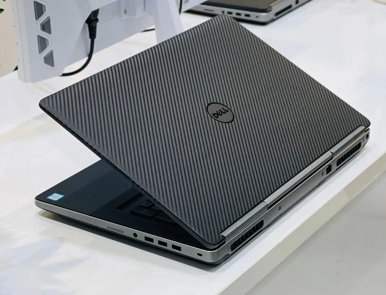 غول رندرگیری گیمینگDell 7720 گرافیک 8گیگ i7 7820HQ|رایانه همراه|شیراز, عفیف‌آباد|دیوار