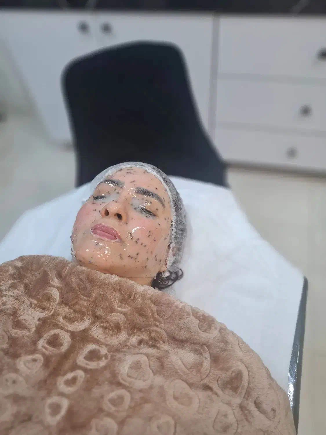 ۷۰ درصد تخفیف فشیال|خدمات آرایشگری و زیبایی|قم, بکایی|دیوار