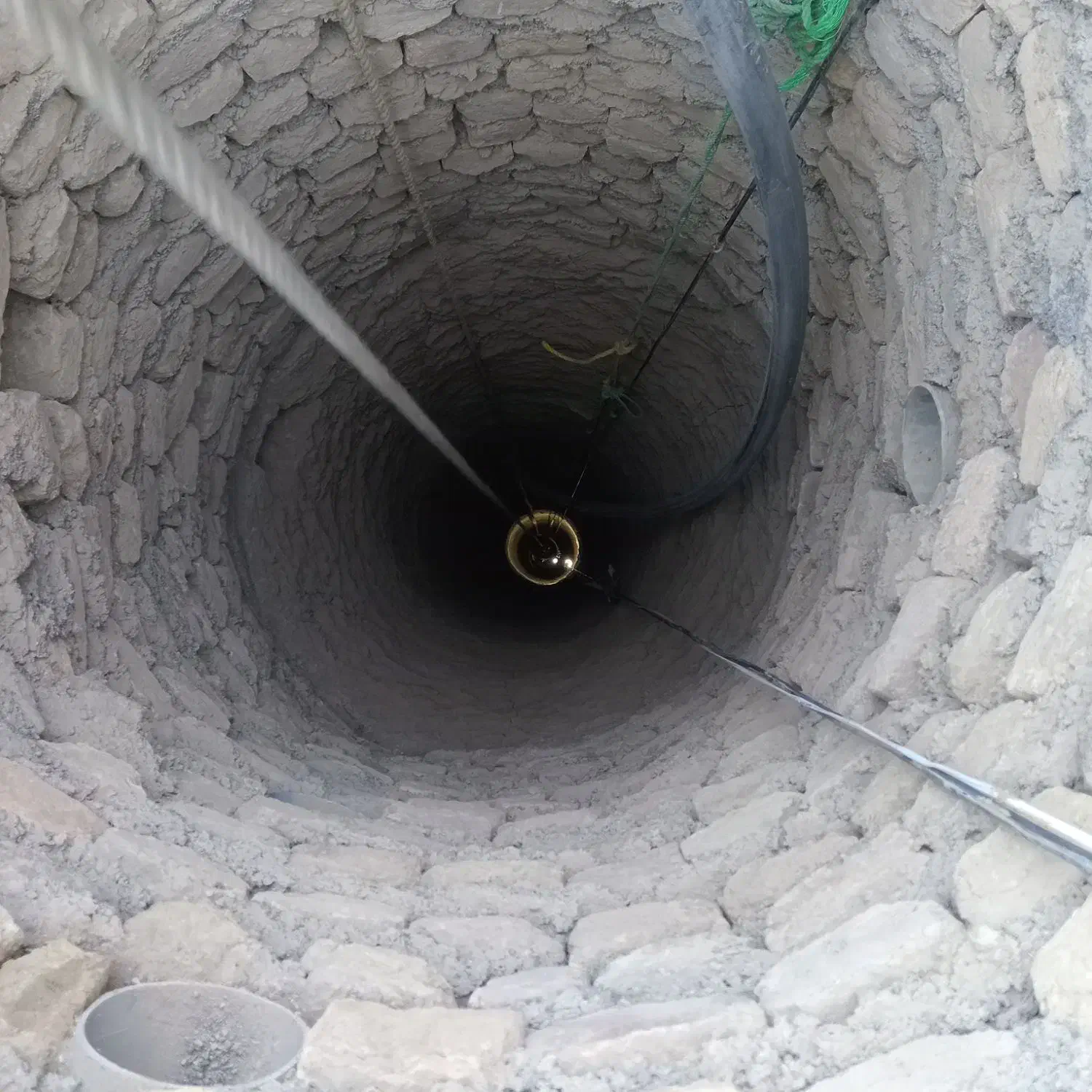 چاه کن مغنی|خدمات پیشه و مهارت|مشهد, چهنو|دیوار