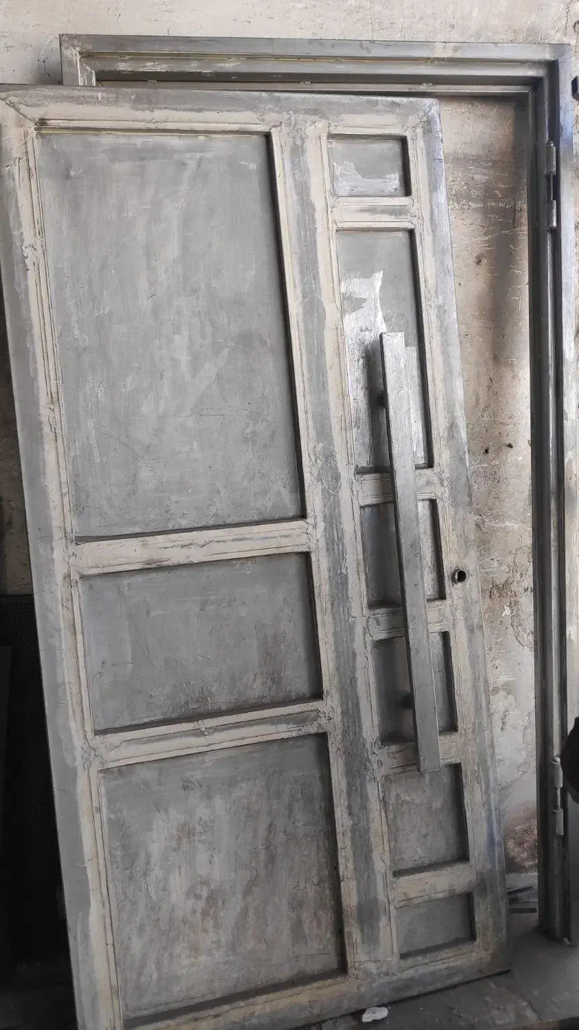 درب اهنی ورودی ساختمان|مصالح و تجهیزات ساختمان|اصفهان, نیروگاه|دیوار