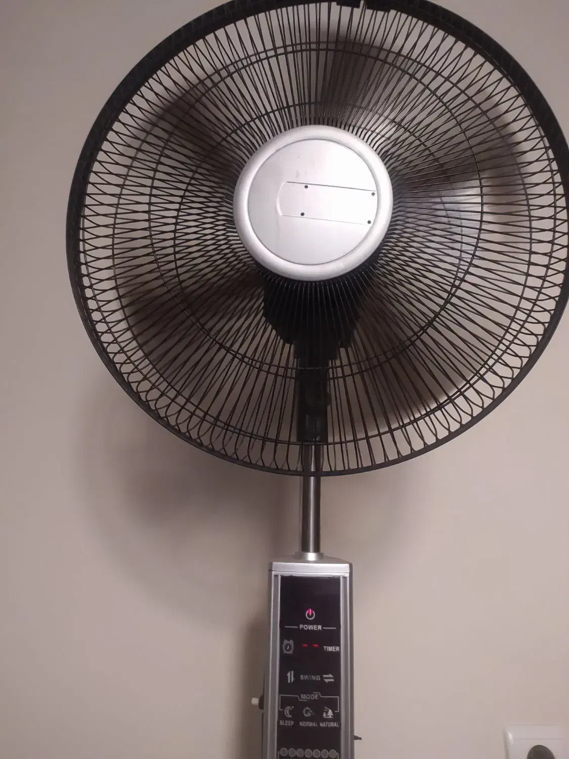 پنکه پایه دار|پنکه و تصفیه‌کنندهٔ هوا|تهران, سوهانک|دیوار