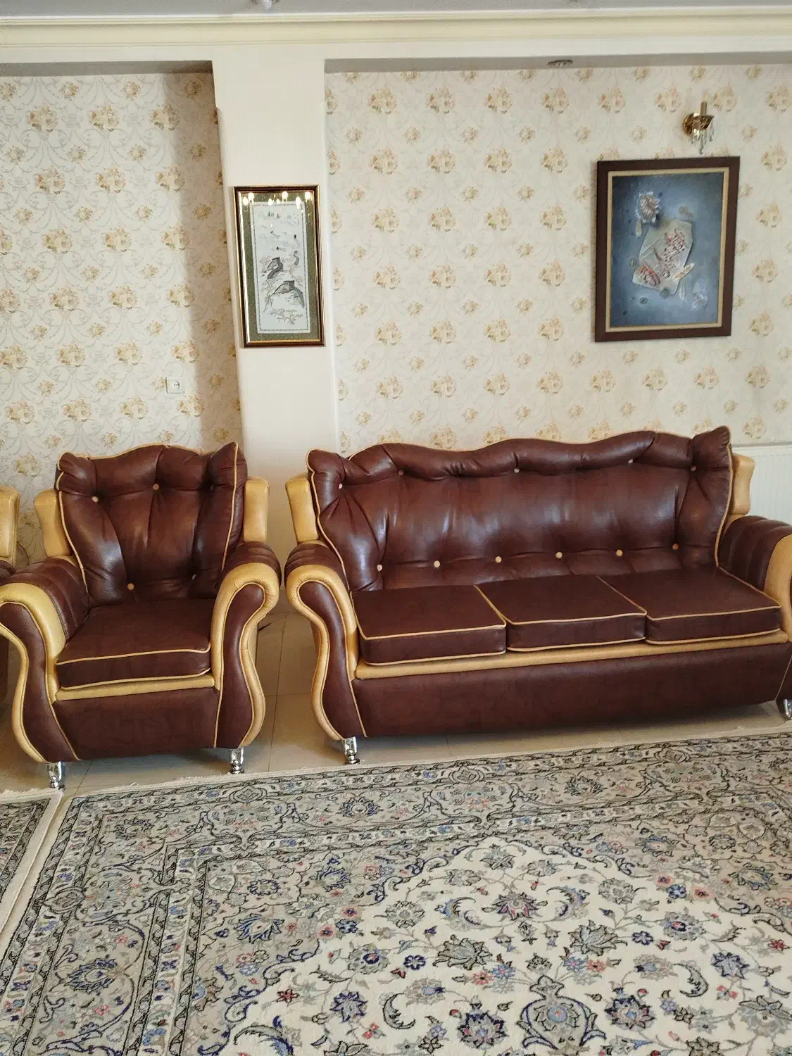 آگهی فروش مبل تمام چرم کار کرده هفت نفره|مبلمان خانگی و میز عسلی|اصفهان, کردآباد|دیوار