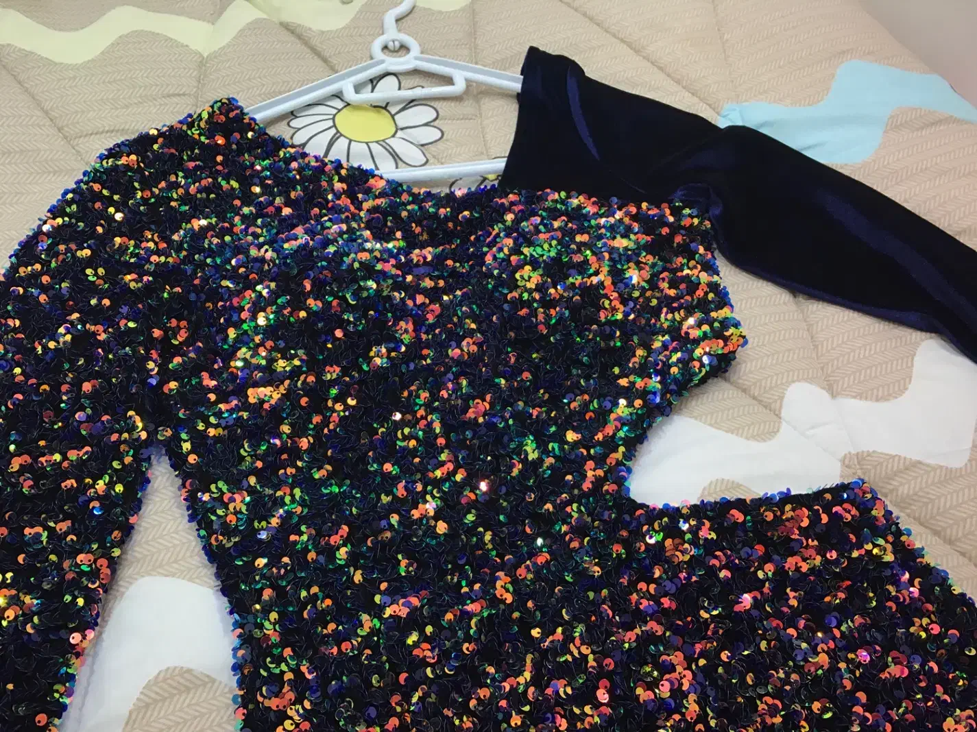 پیراهن مجلسی|لباس|قائم‌شهر, |دیوار