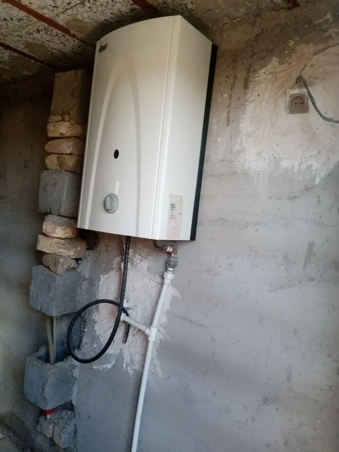 اب گرمکن درحدنوزیاداستفاده نشده|آبگرمکن، پکیج، شوفاژ|زابل, |دیوار
