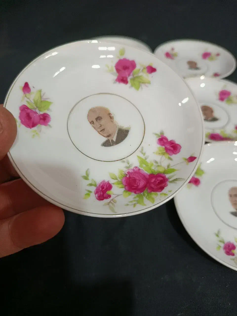 گلسرخی ژاپن عتیقه|کلکسیون اشیاء عتیقه|مشهد, آزادشهر|دیوار