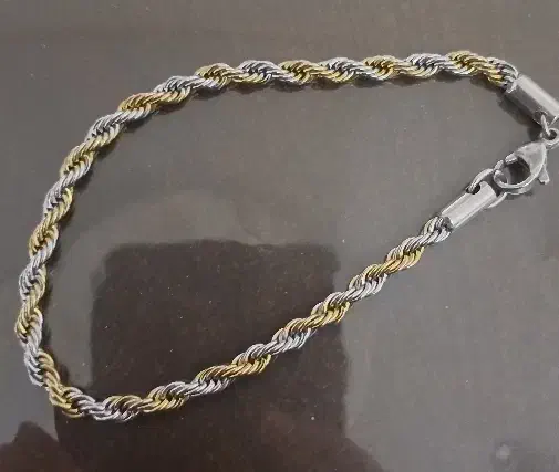 زنجیر مچی|بدلیجات|فومن, |دیوار