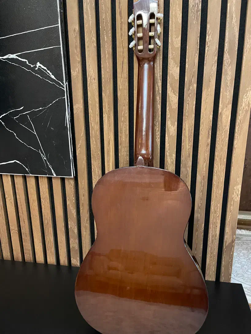 گیتار یاماها c70|گیتار، بیس، امپلیفایر|رشت, گلسار|دیوار