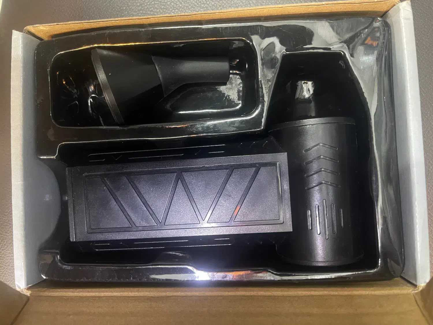 جت فن|پنکه و تصفیه‌کنندهٔ هوا|تهران, هلال احمر|دیوار