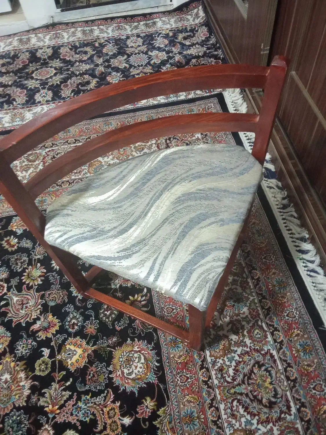 میز غذاخوری|میز و صندلی غذاخوری|ری, حمزهآباد|دیوار