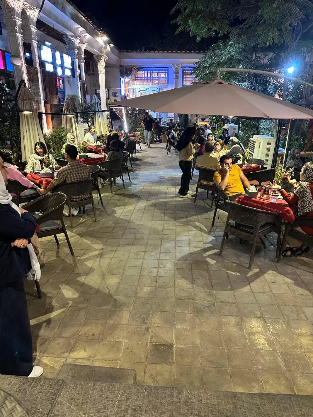 سالندار |استخدام خدمات فروشگاه و رستوران|اصفهان, نقش جهان|دیوار