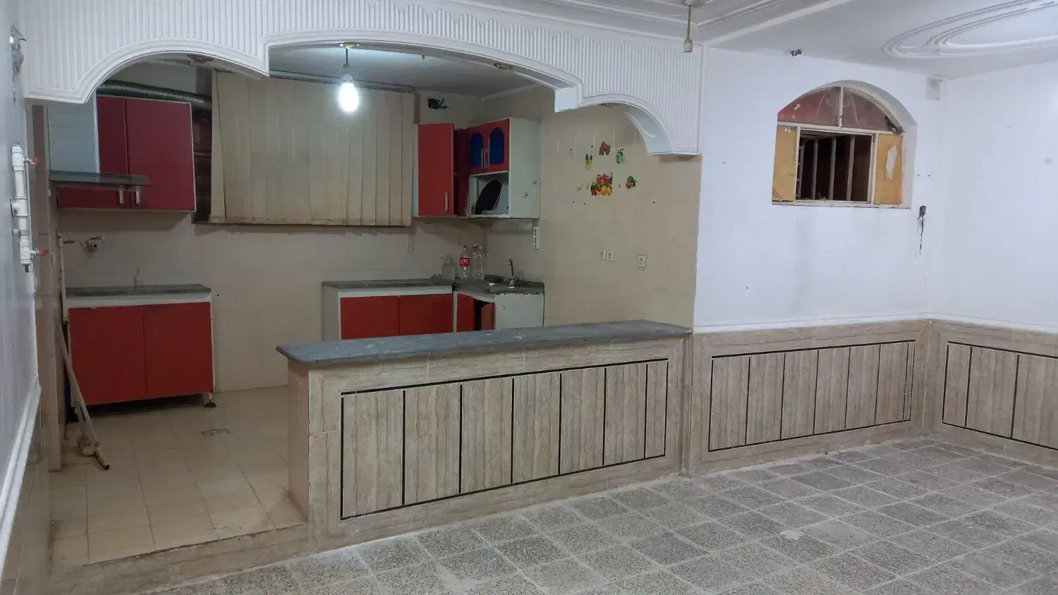 یک واحد مسکونی در مرکز شهر خیابان سادات|فروش آپارتمان|شوشتر, |دیوار