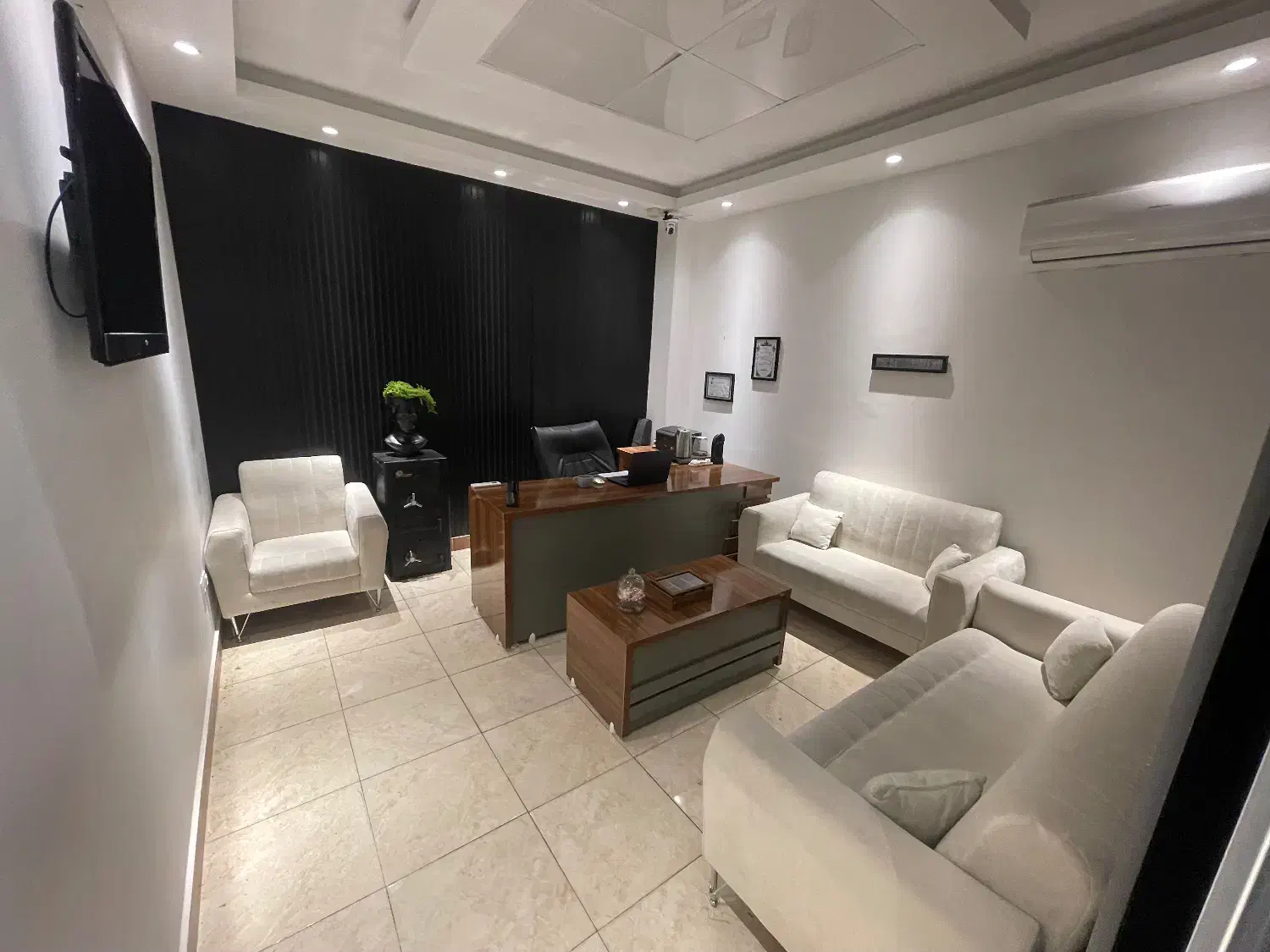 استخدام کارشناس فروش ملک هلدینگآرت کمیسیون 60%|استخدام بازاریابی و فروش|رشت, بلوار گیلان|دیوار