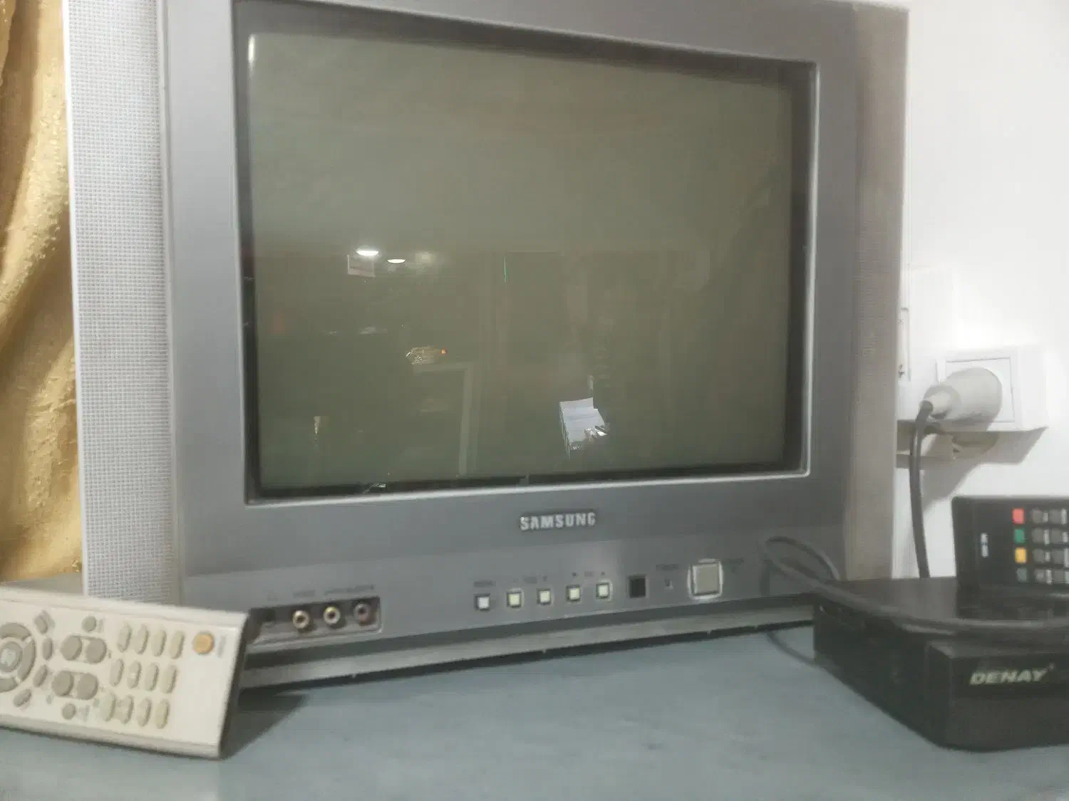 تلویزیون رنگی سامسونگ پانزده اینچ|تلویزیون و پروژکتور|اردبیل, |دیوار