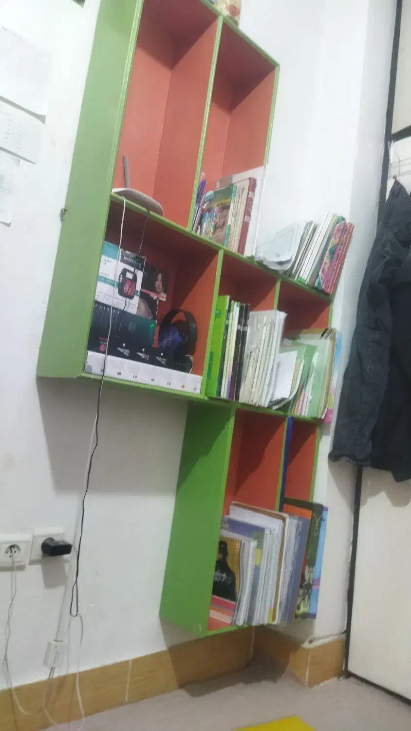 کتابخانه بادراور|کتابخانه، شلف، قفسههای دیواری|گنبد کاووس, |دیوار