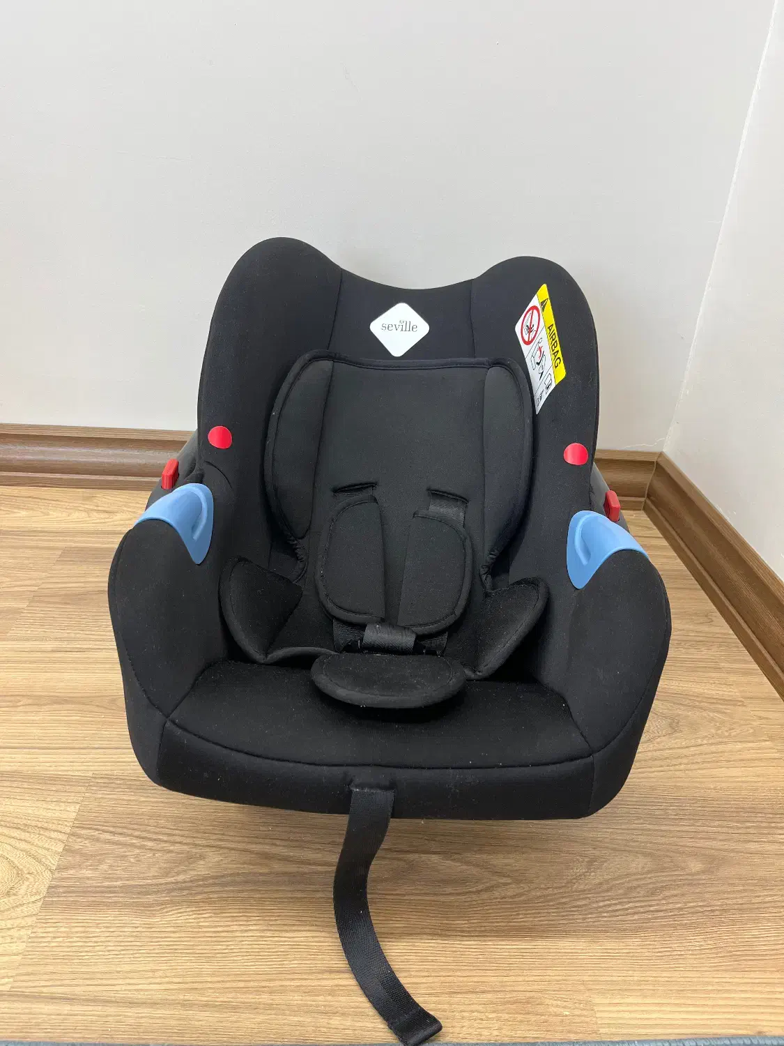 کریر Seville|کالسکه و لوازم جانبی|کرج, ساسانی (قلمستان)|دیوار