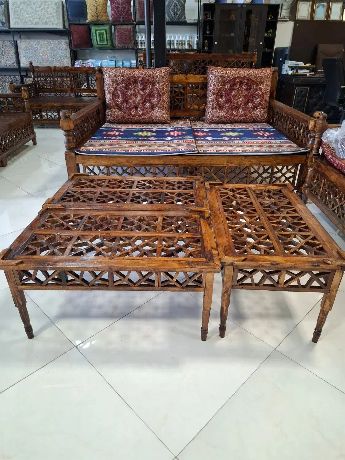 تخت مشبک /روس /صندلی راک|مبلمان خانگی و میز عسلی|زنجان, |دیوار