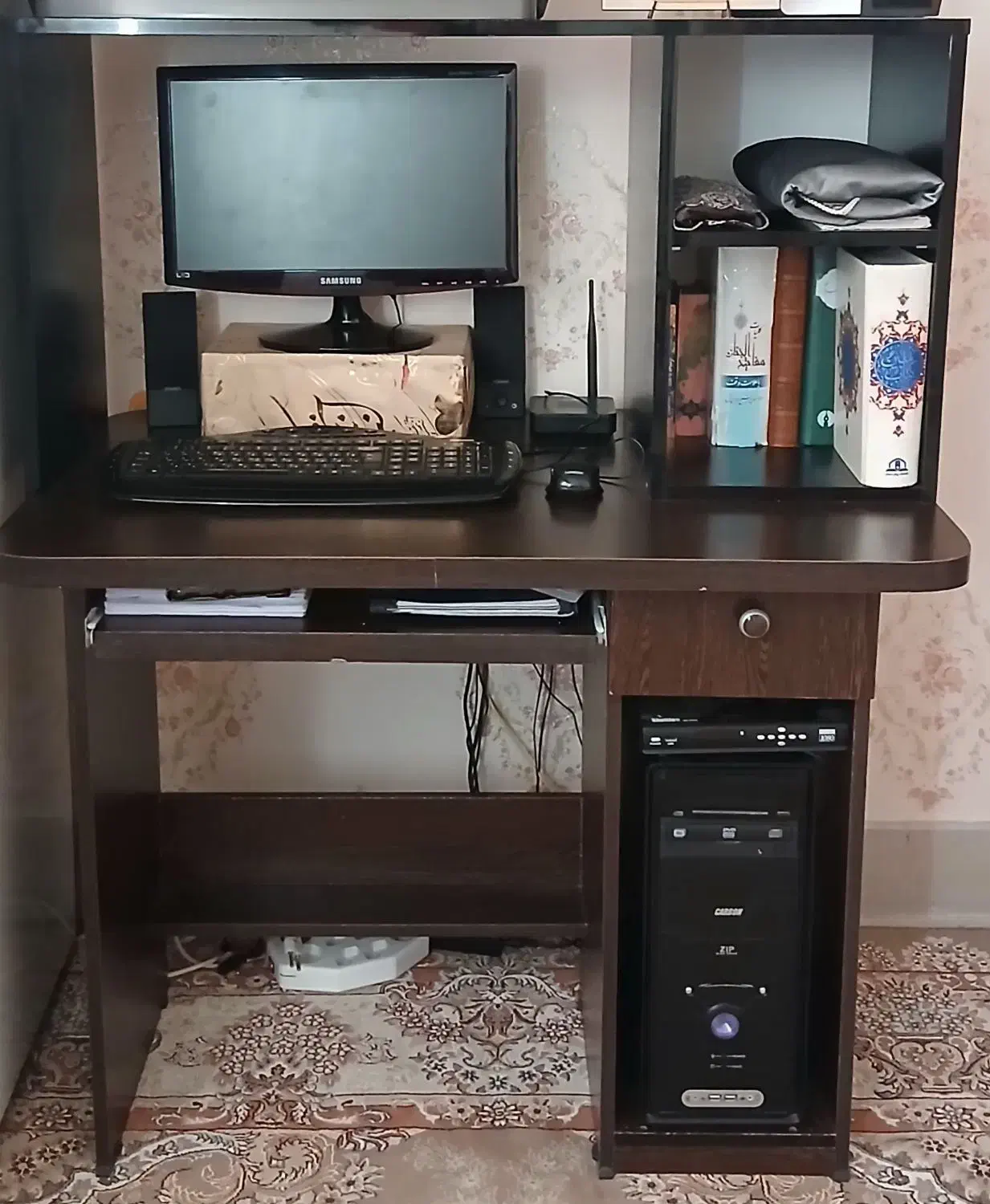 میز تحریر و کامپیوتر MDF در حد نو|میز تحریر و کامپیوتر|قم, پردیسان|دیوار