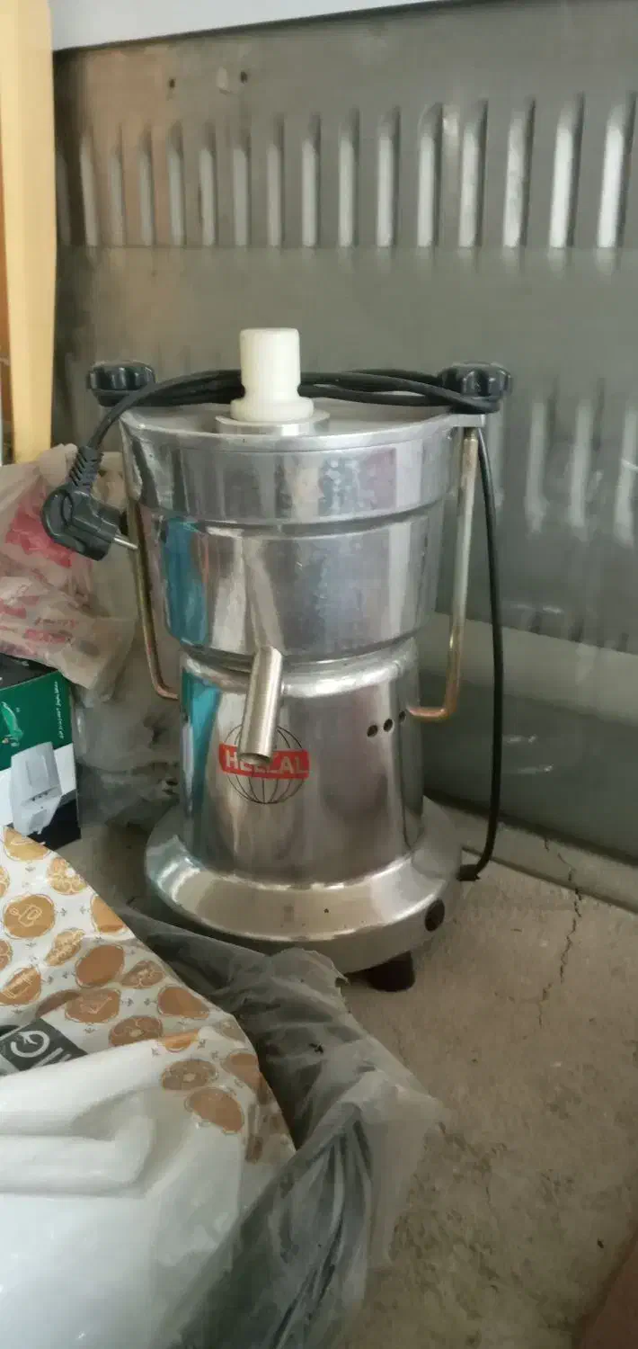 دستگاه اب هویج گیری|آبمیوه‌گیر و آب‌مرکبات‌گیر|کرج, حصارک بالا|دیوار