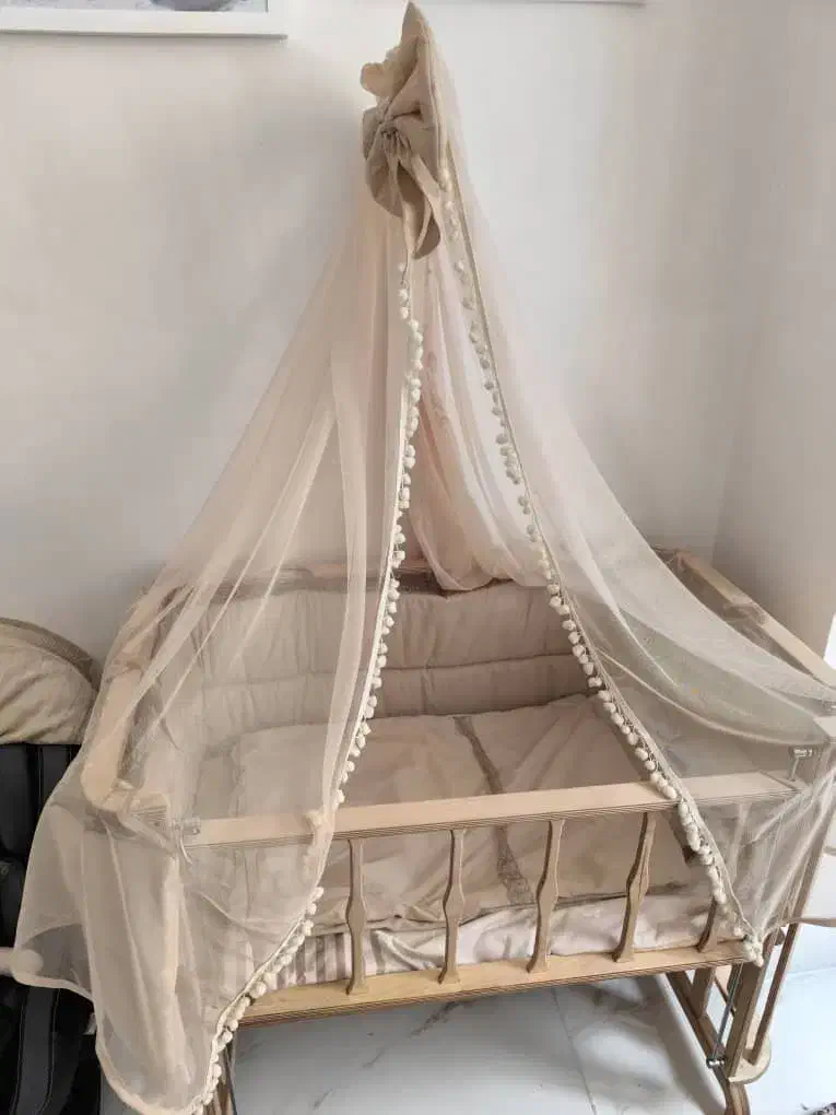 گهواره تخت کنار مادر|تخت و صندلی بچه|اندیشه, اندیشه فاز ۱|دیوار