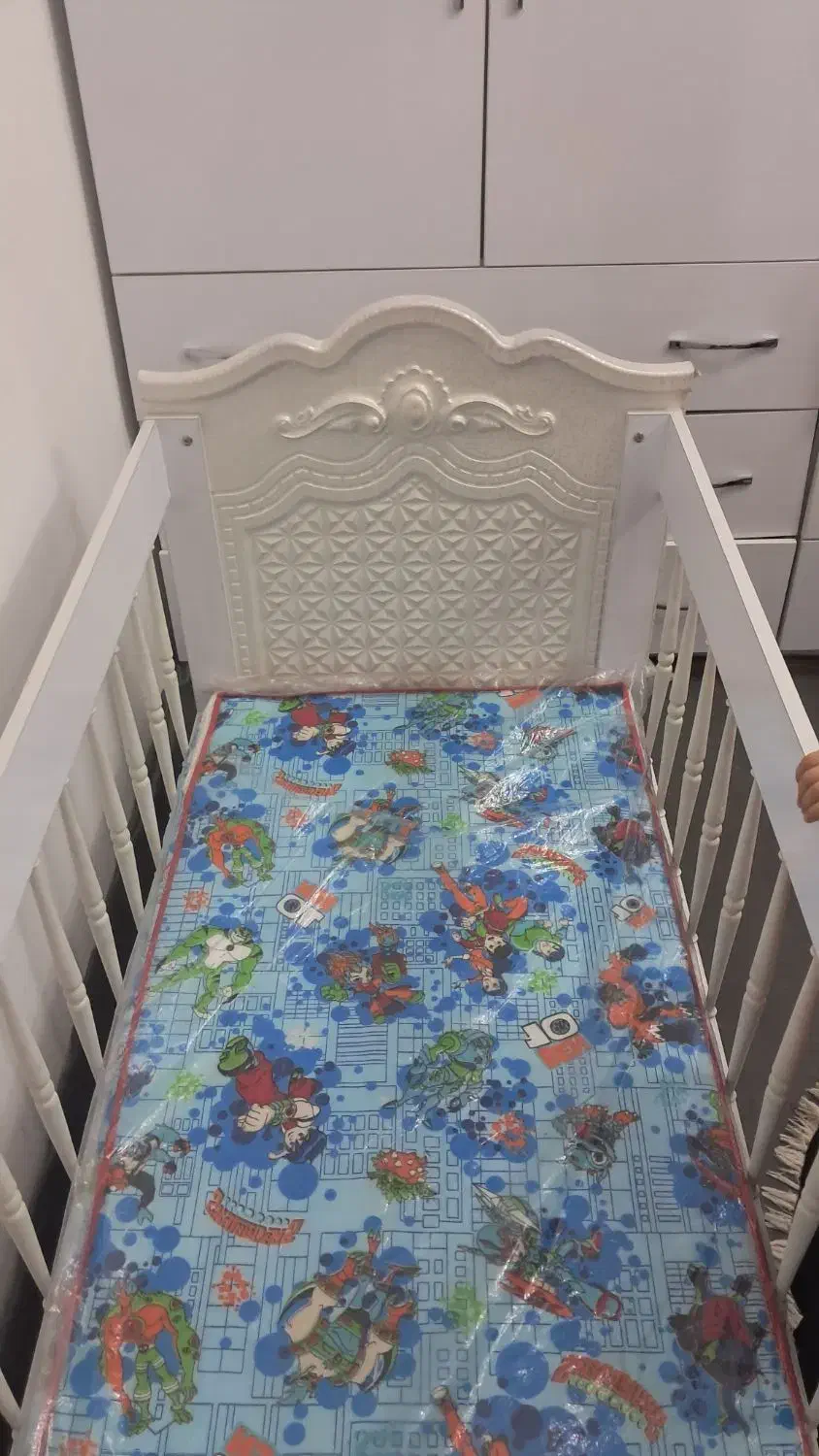 تخت گهواره ای کودک|تخت و سرویس خواب|قم, قلعه کامکار|دیوار