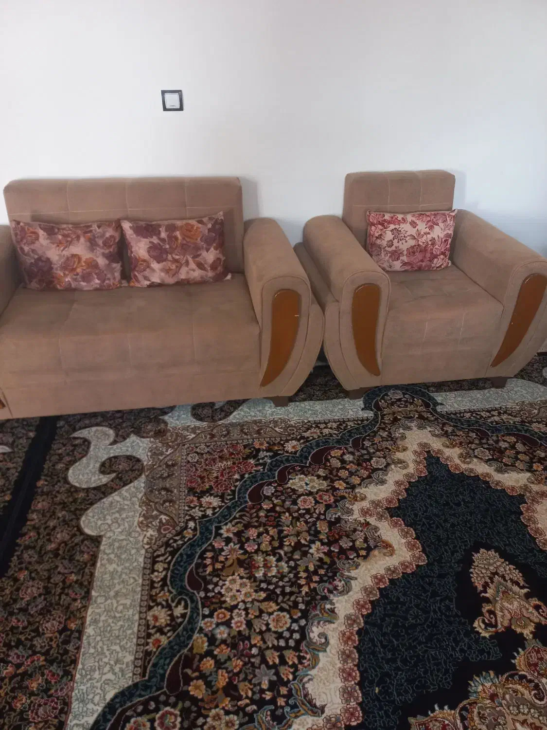 مبل راحتی سالم|مبلمان خانگی و میز عسلی|شیروان (خراسان), |دیوار