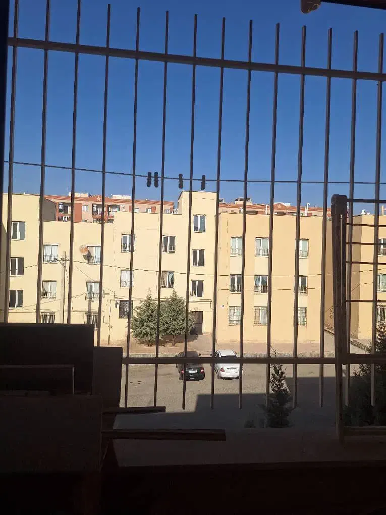 فاز ۴ دو خواب فول روبروی مترو بلوک کم جمعیت|فروش آپارتمان|هشتگرد, شهرک ریحانه|دیوار